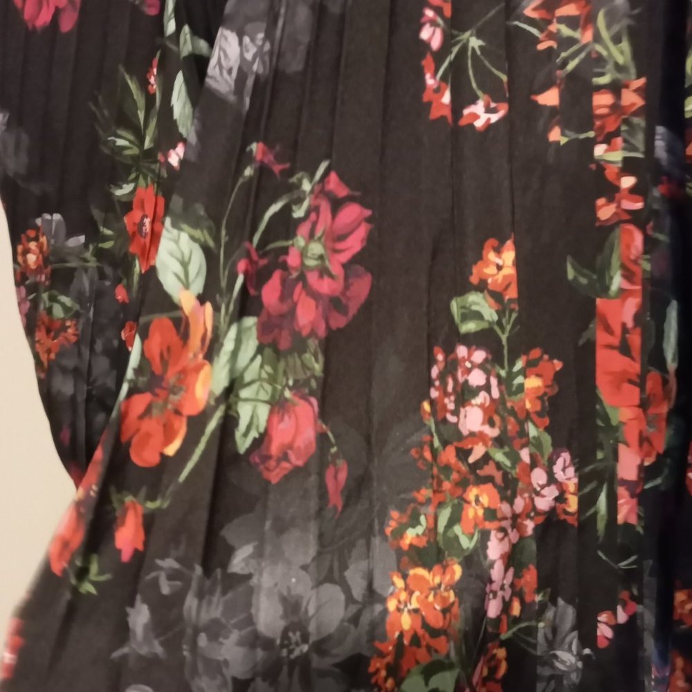 BCBG Maxazria  Top Brand NEW, Runs Big